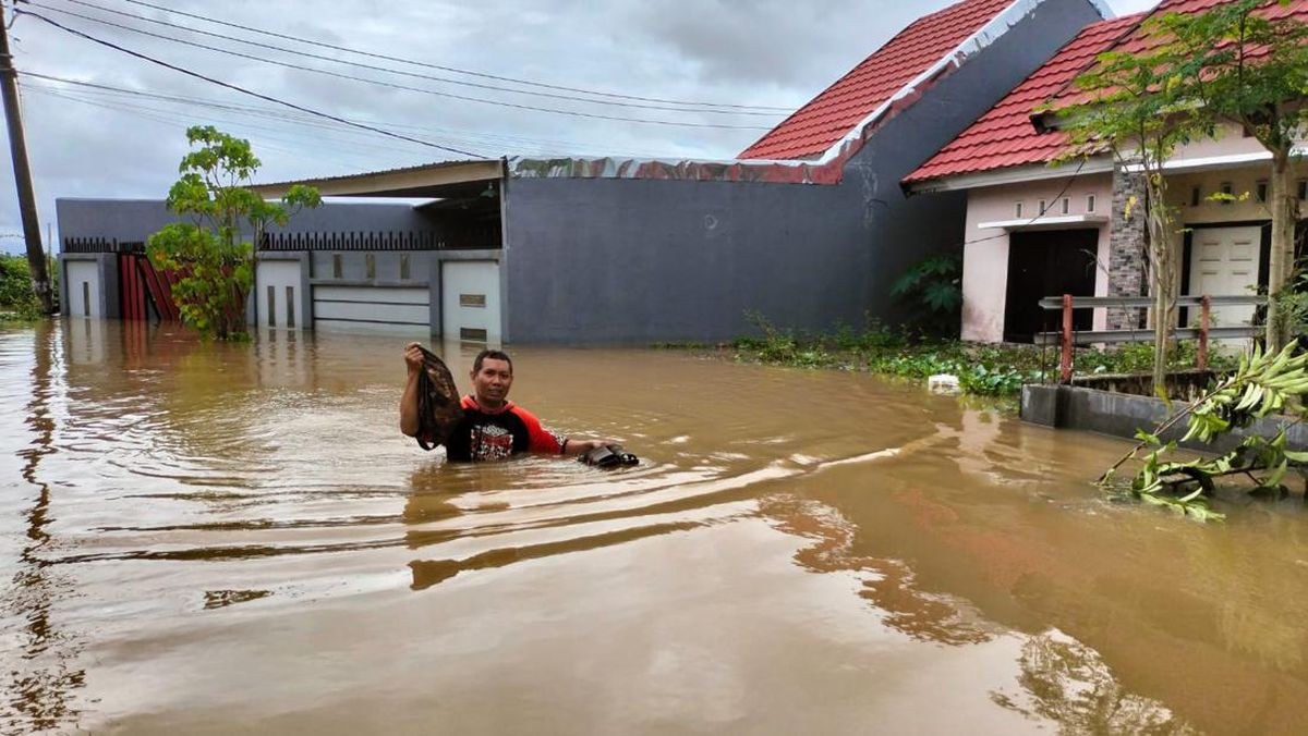 Terjadinya Banjir di Makassar yang sangat memprihatinkan 