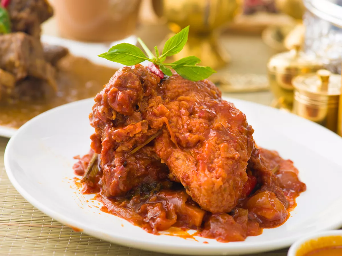 Rendang ayam yang dimasak dengan sempurna,