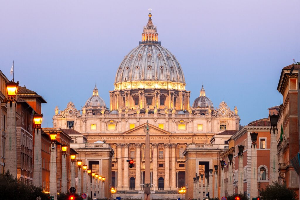 St. Paul's Cathedral: Panoramic view from the top of St. Peter's Basilica overlooking Vatican City.