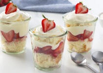 Shortcake in a Jar: Irresistibly Delicious and Easy-to-Make Dessert Delight