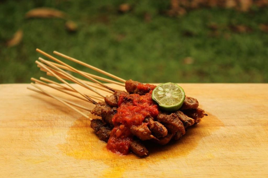 sate-plecing-keunikan-hidangan-khas-bali-yangselera