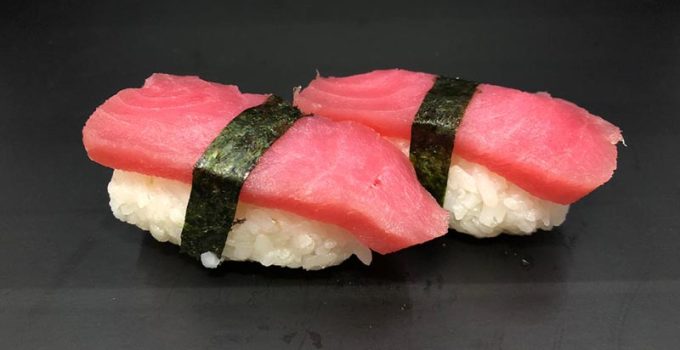 Maguro Nigiri Sushi: Pengalaman Pertama dan Tips Menikmatinya dengan Penuh Kenikmatan