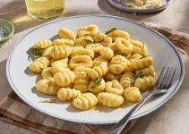 Gnocchi: Pengalaman Pertamaku Membuat dan Menikmati Si Lezat yang Jarang Dilirik