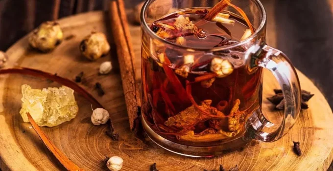 Rahasia Wedang Uwuh, Minuman Herbal yang Kaya Rasa dan Manfaat