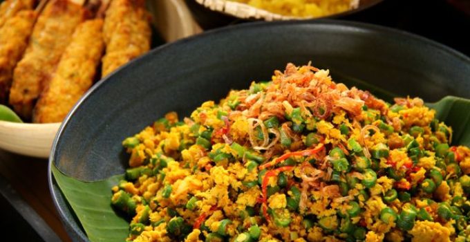 Lawar Bali, Sajian Adat yang Menyatukan Rasa dan Budaya Pulau Dewata