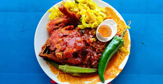 Nasi Kandar: Jejak Rasa Legendaris dari Penang yang Menggugah Selera Nusantara