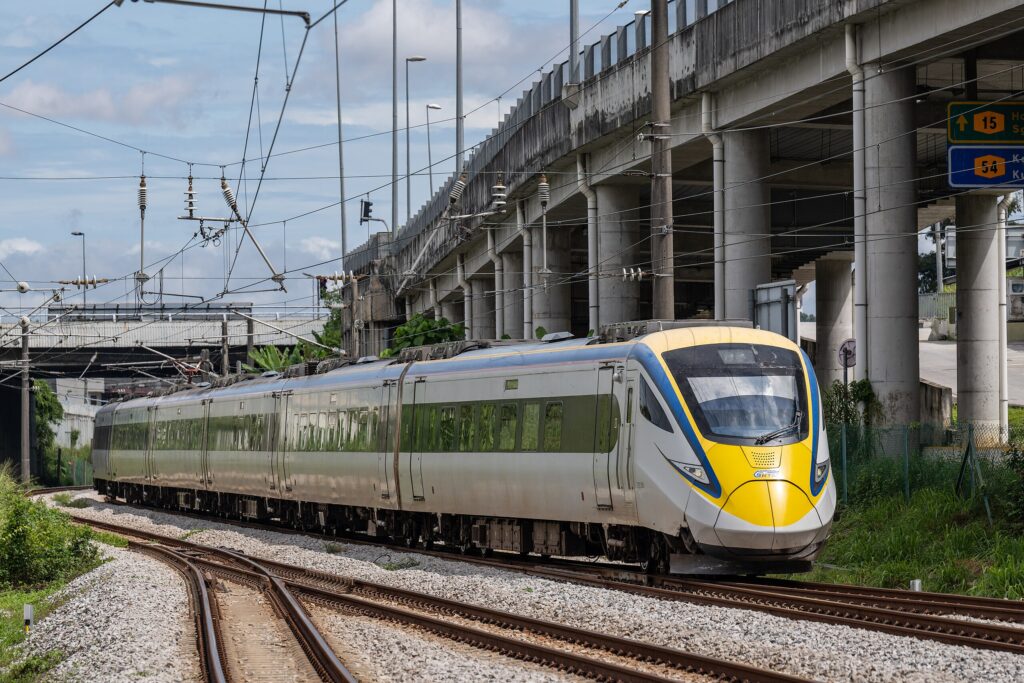 Malaysia Luncurkan Kereta ETS