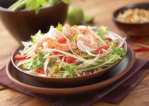 Tam Mak Hoong: Salad Pedas Khas Laos yang Bikin Ketagihan