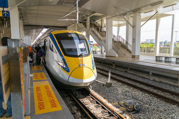 Malaysia Luncurkan Kereta ETS