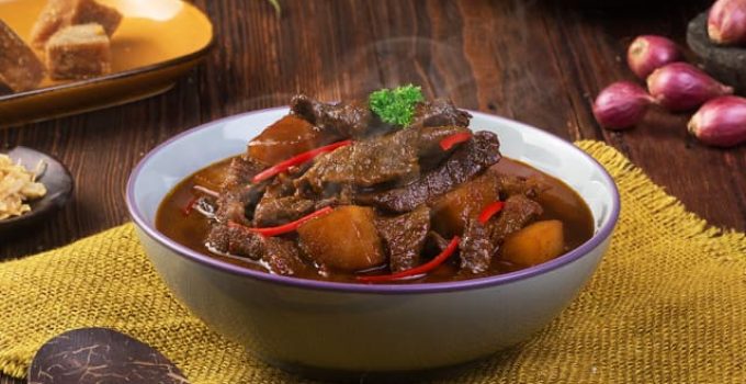 Semur Daging: Kehangatan Rasa Tradisi yang Selalu Mengikat Kenangan